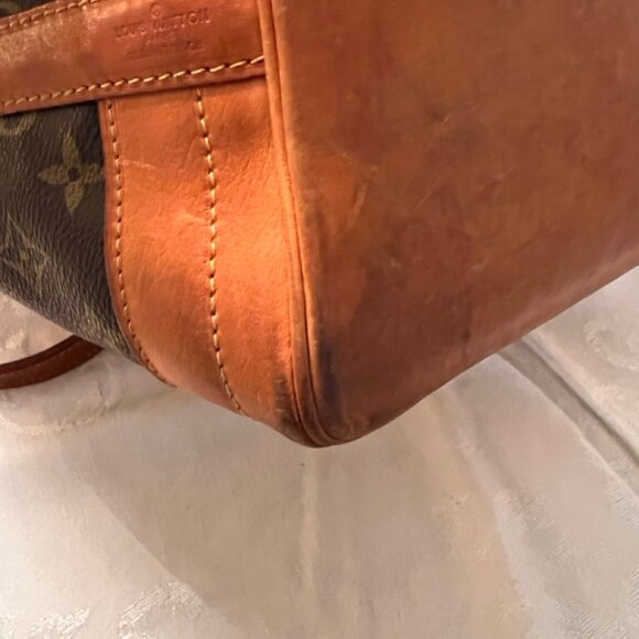 Louis Vuitton Vintage Monogram Bucket Bag - Picture 9 of 11